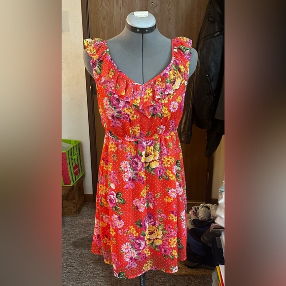 Forever 21 Dresses & Skirts - Small Forever 21 coral/orange flower print mini dress.